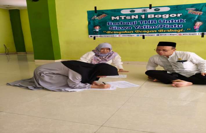 BERBAGI THR UNTUK YATIM